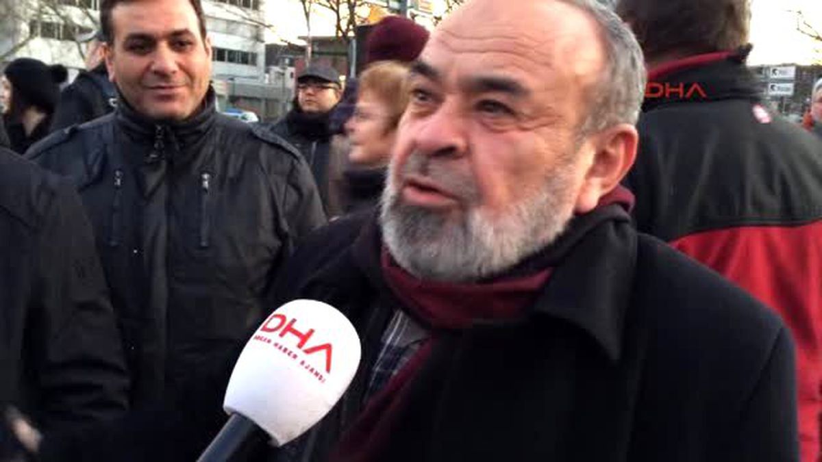 Köln\'de PEGİDA Karşıtı Eylem