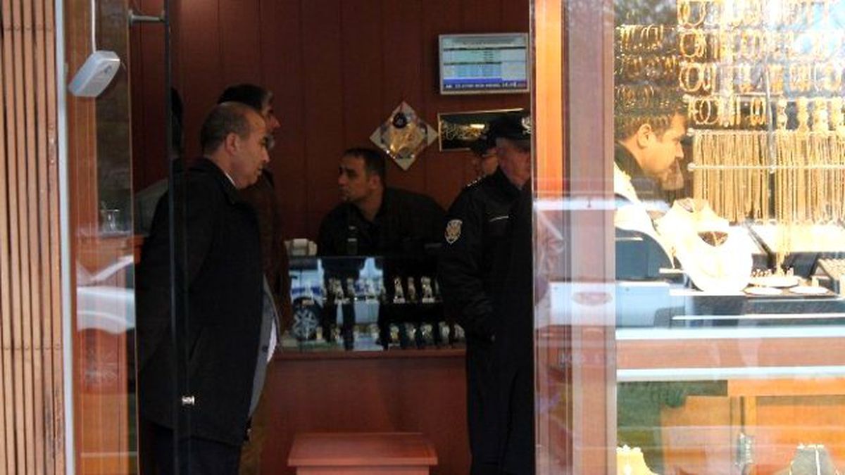 Konya\'da Kuyumcuya Soygun Girişimi