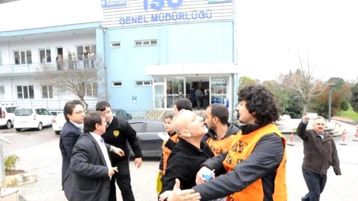 Kocaeli\'de Su Zammını Protesto Etmek İçin İSU Binasını İşgal Ettiler
