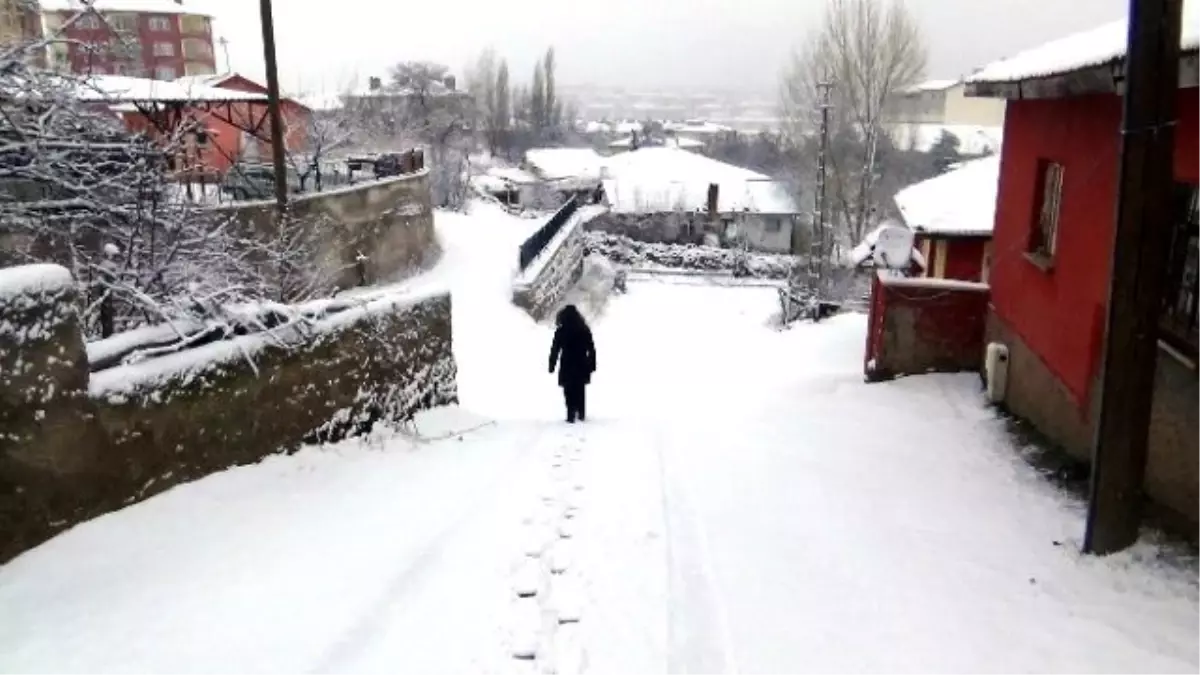 Yozgat Sabaha Kar Örtüsüyle Uyandı