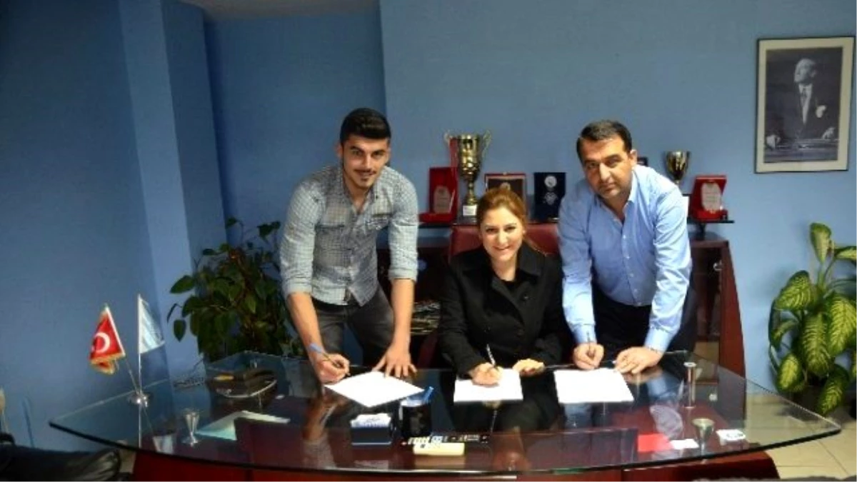 Adana Demirspor Emre Selen\'in Sözleşmesini Uzattı