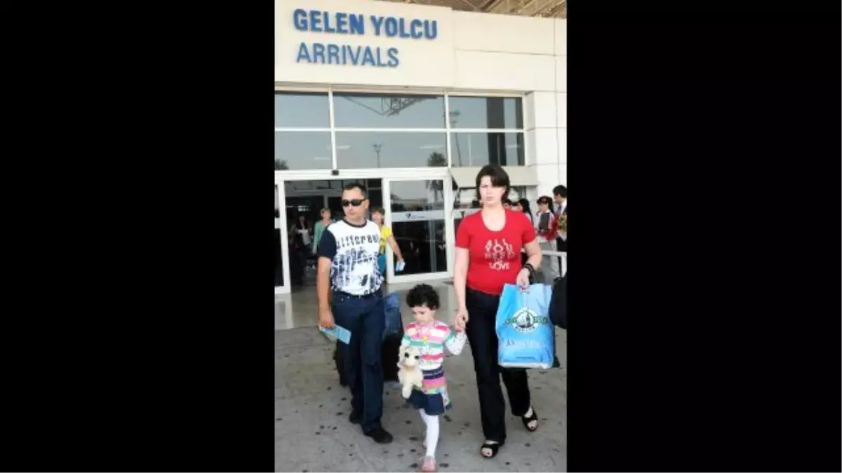 Antalya\'ya 2014\'te 11.9 Milyon Turist Geldi