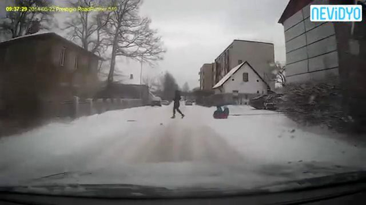 Aracın Önüne Birden Fırladılar!