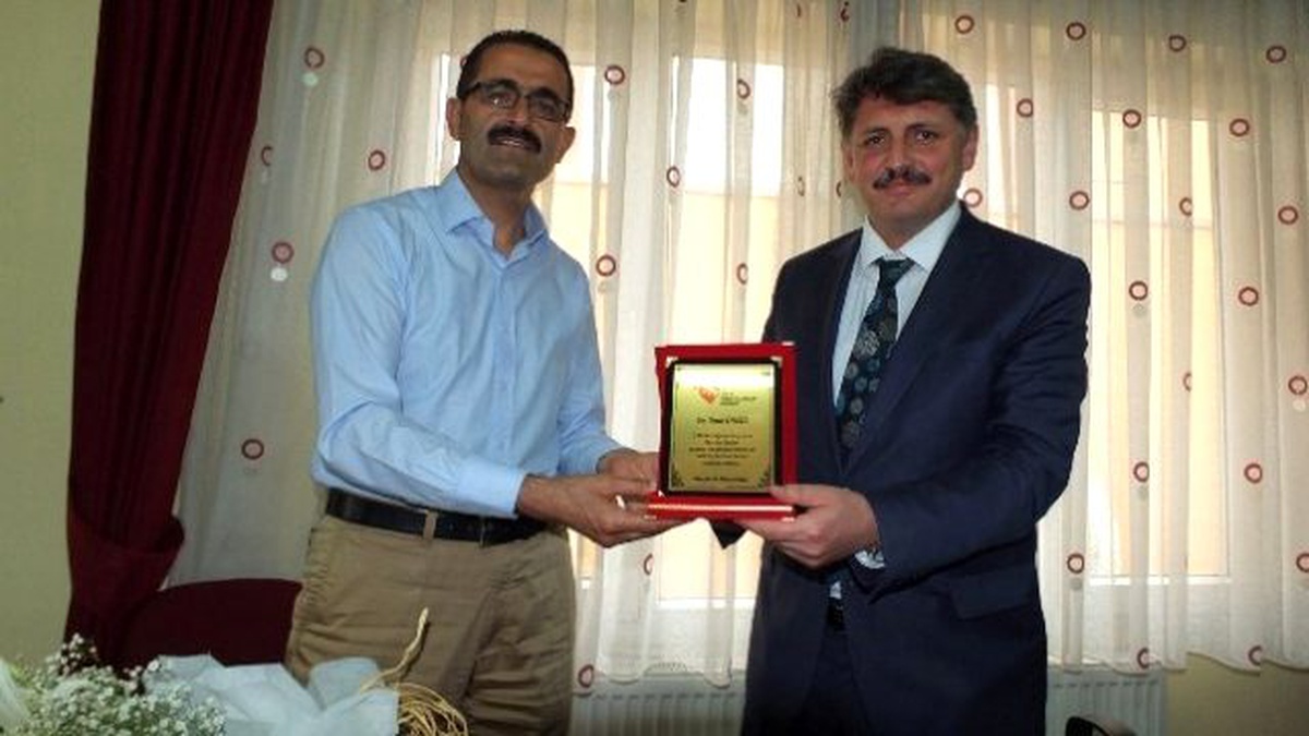 Aile ve Sosyal Politikalar İl Müdürlüğü\'nden Kızılay\'a Kan Bağışı