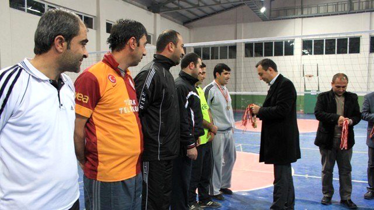 Bahçesaray\'da Voleybol Turnuvası Sona Erdi