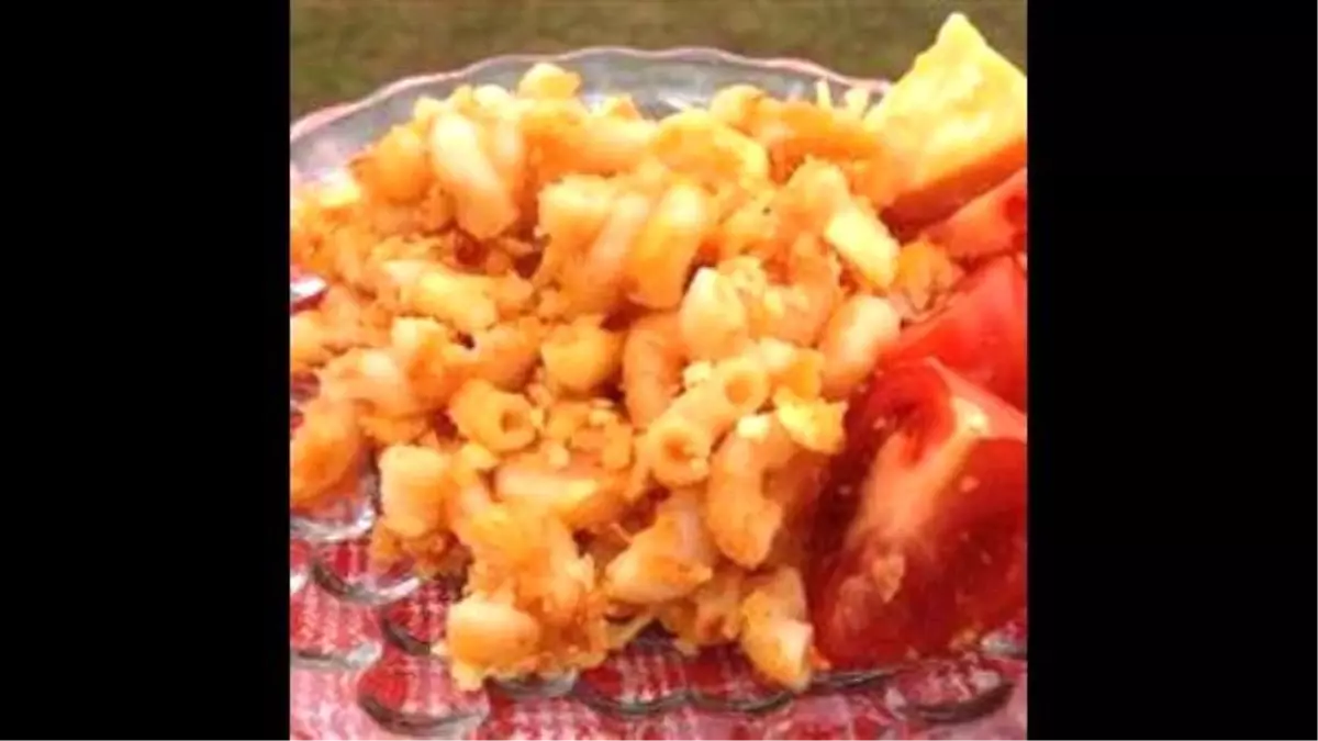 Baked Macaroni And Cheese With Tomato