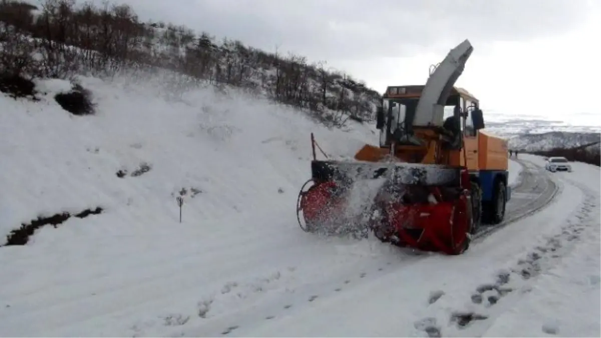 Bingöl\'de 273 Köy Yolu Ulaşıma Kapandı