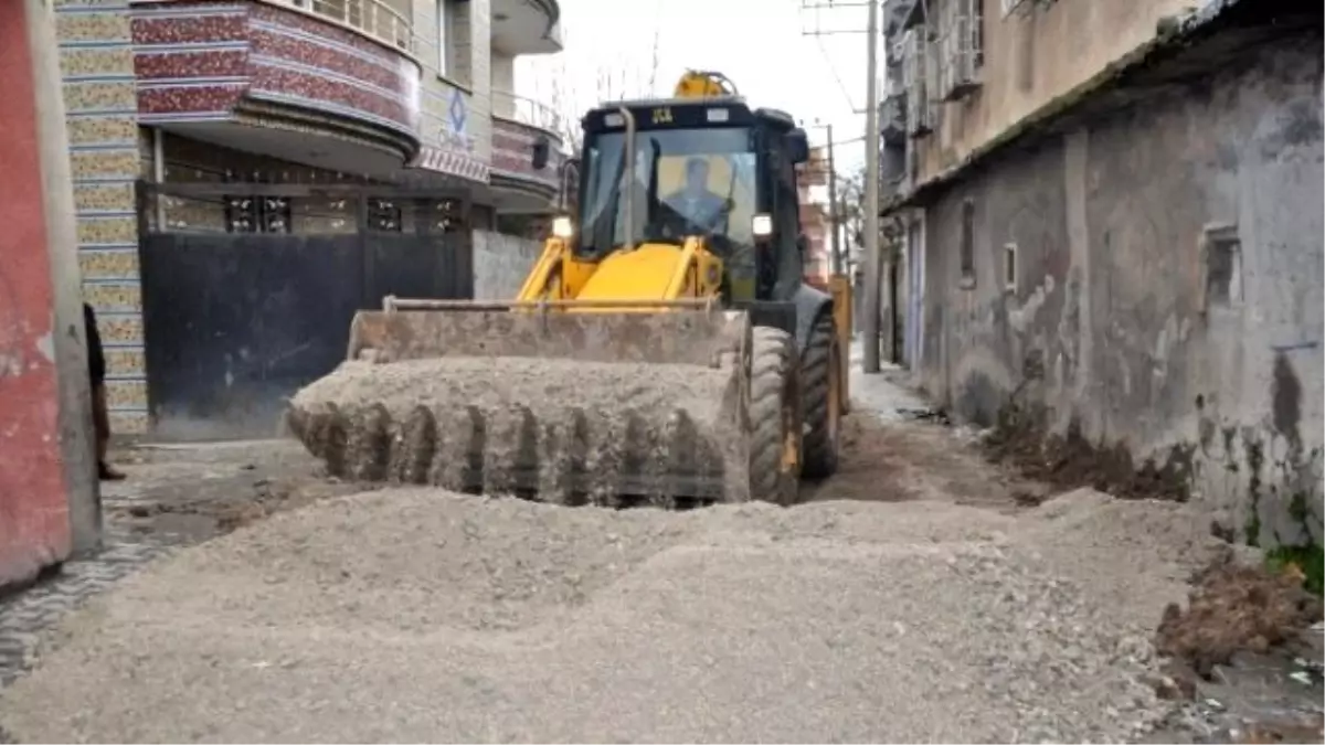 Cizre\'de Hendek Kapatma Çalışmaları Devam Ediyor