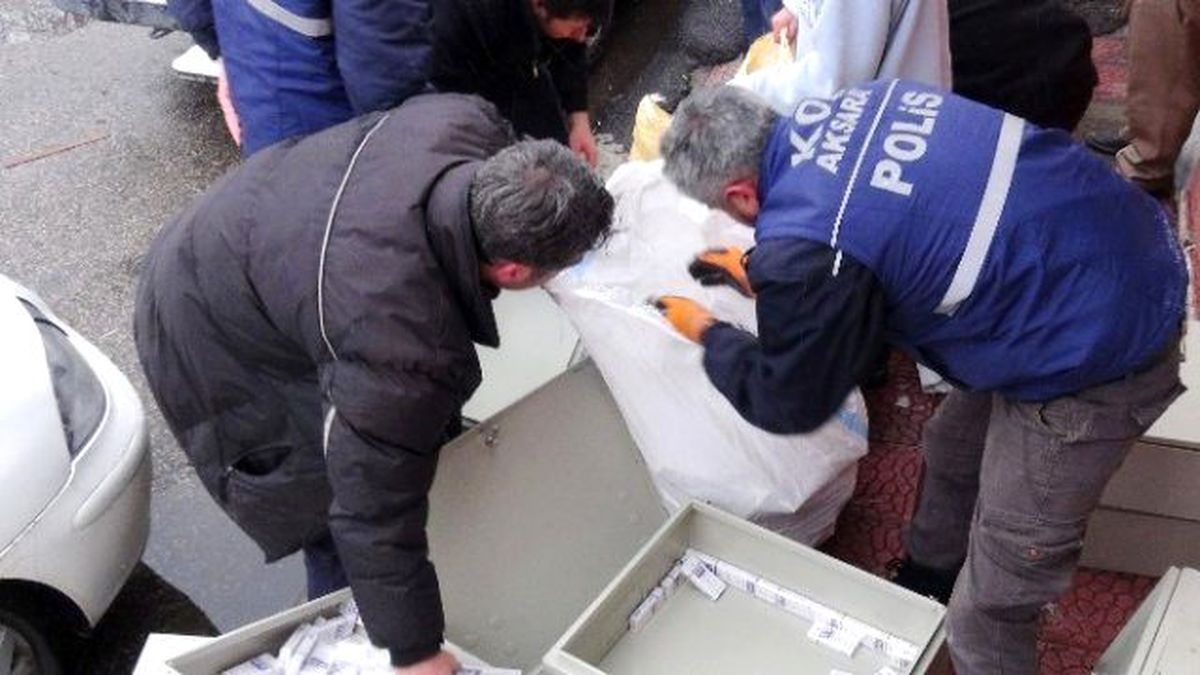 Elektrik Panolarında Kaçak Sigara Gele Geçirildi