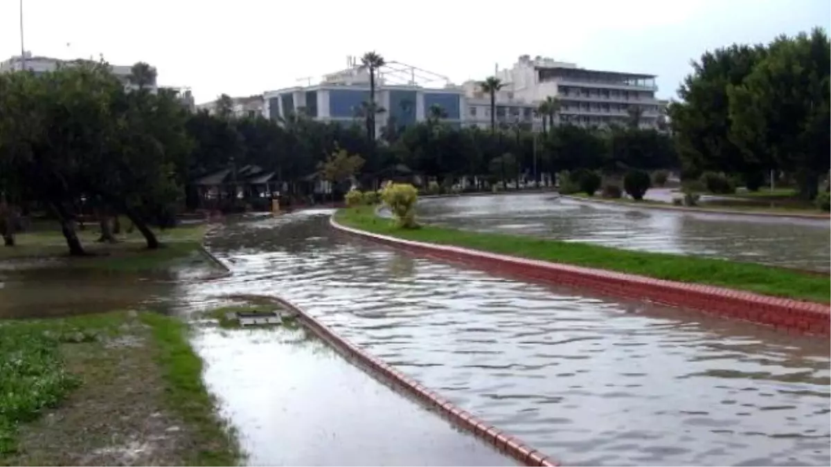 Hatay\'da Sağanak Yağış (3)