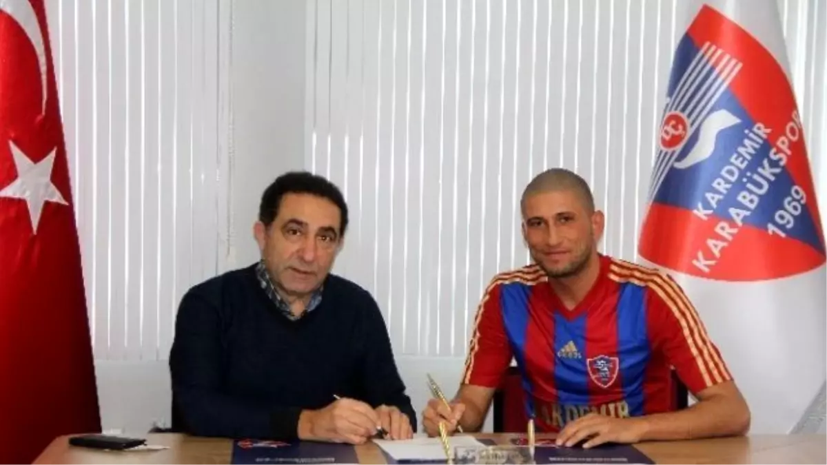 Karabükspor\'da Fatih Candan İmzayı Attı