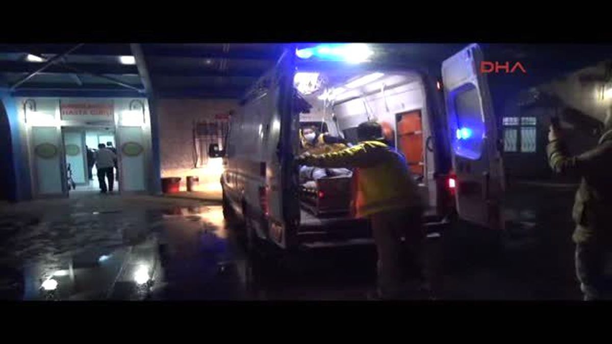 Konya Kafe Önündeki Kavgada Bıçakla Yaralandı
