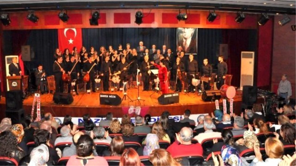 Nazilli\'de \'Telden Dile Türkülerimiz\' Konseri Beğeni Topladı