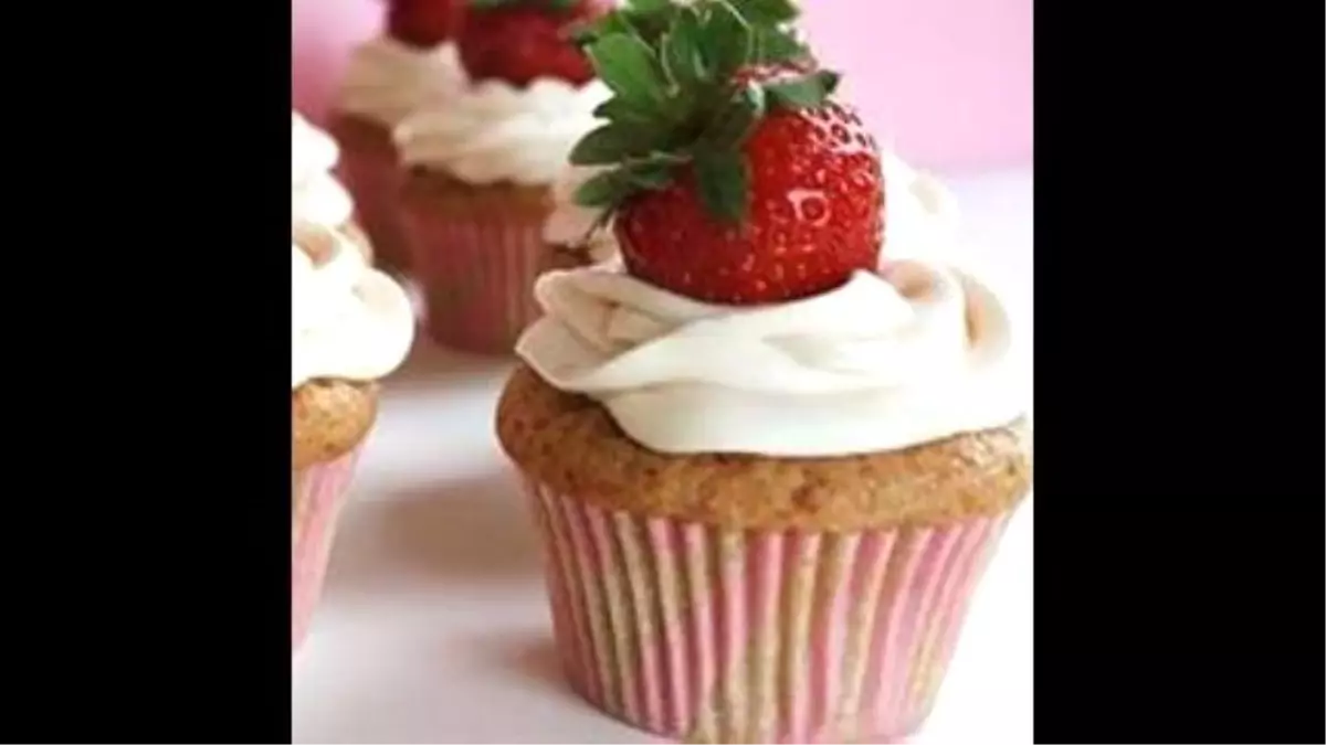 Real Strawberry Cupcakes