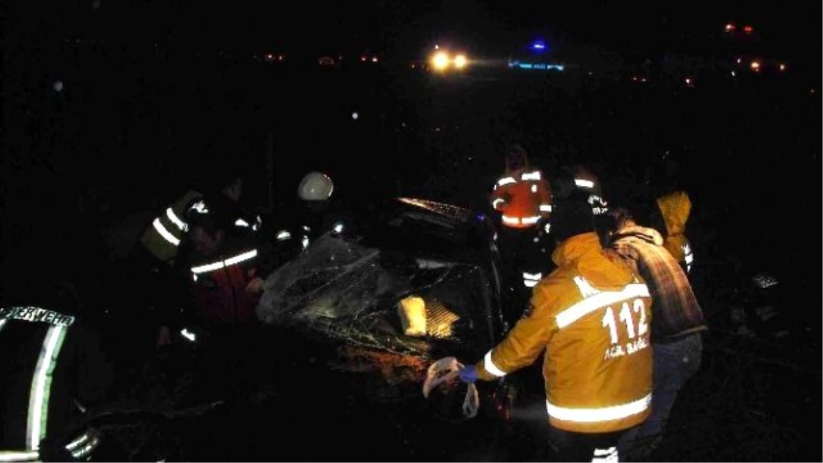 Salihli\'de Trafik Kazası: 1 Ölü, 2 Yaralı