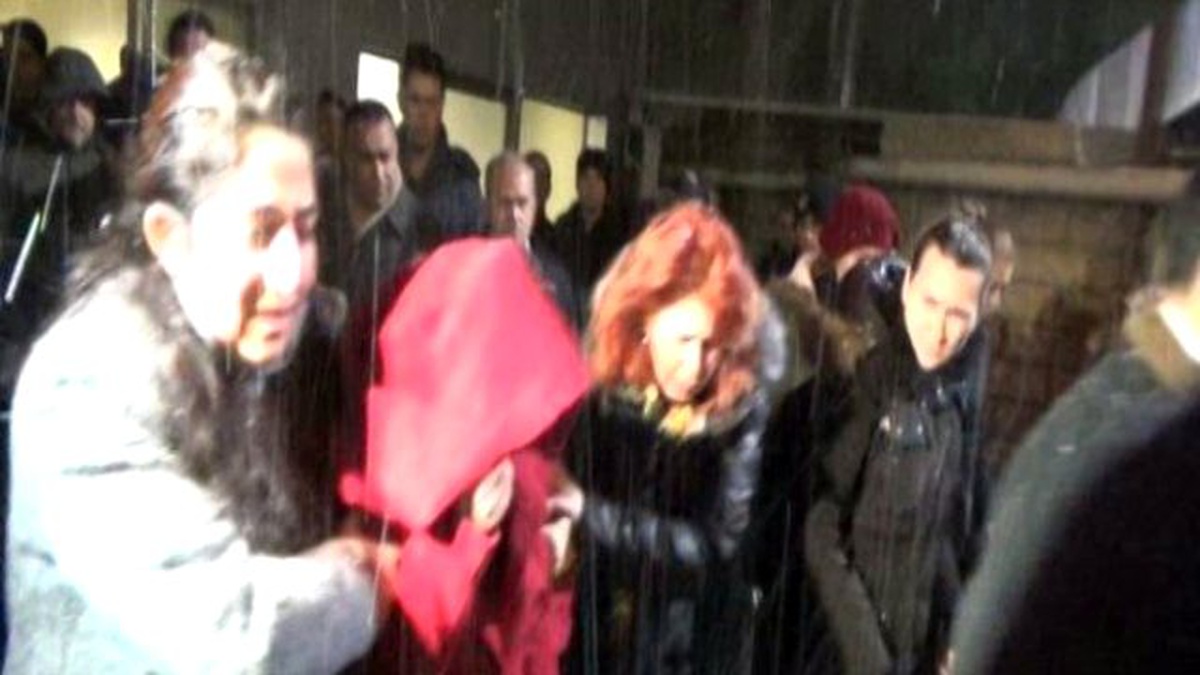 Şehit Eşi Acı Haber Üzerine Hastaneye Geldi