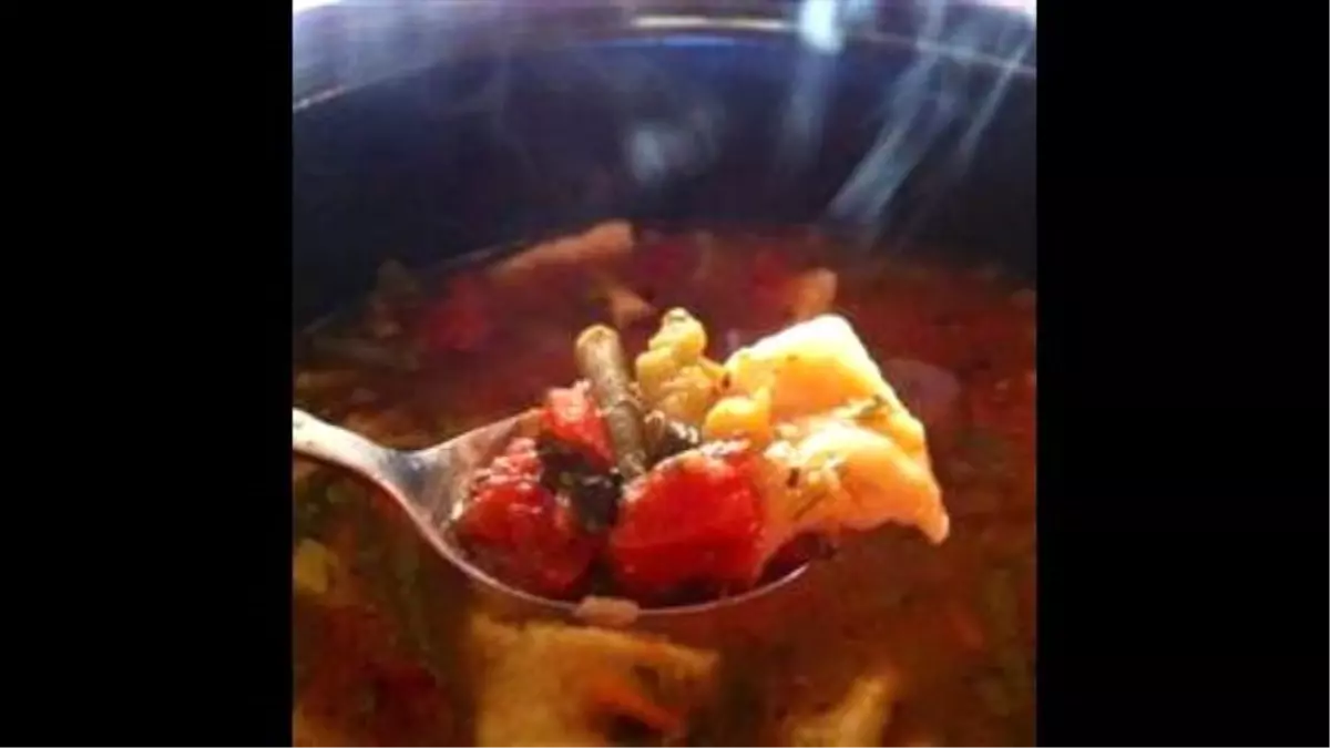 Slow Cooker Vegetable Soup