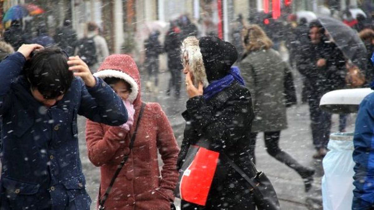 Taksim\'de Kar Yağışı