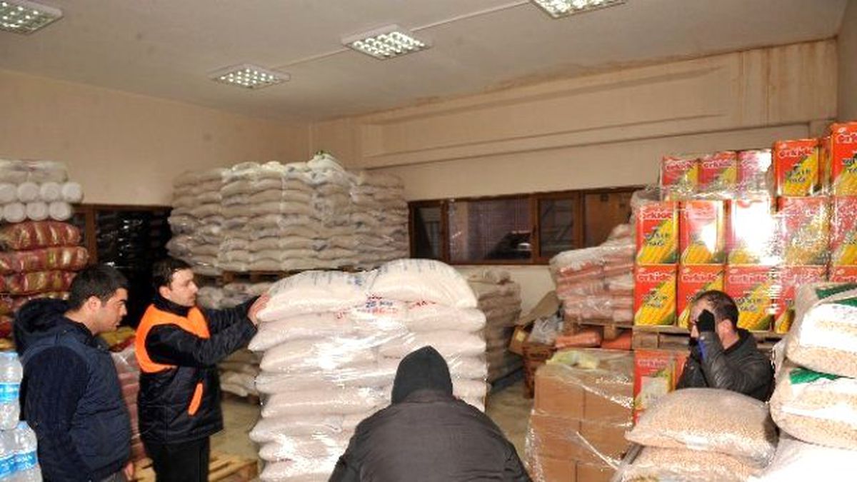 Üsküdar\'dan Suriye\'ye 3 Tır İnsani Yardım