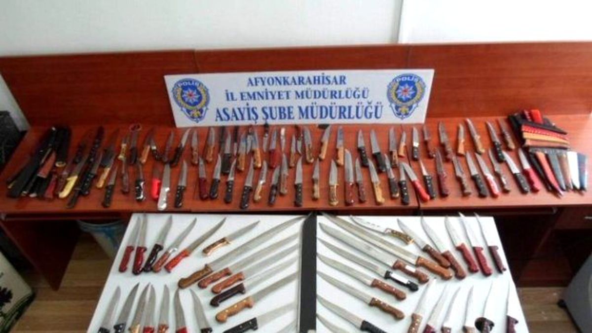 2014 Yılında Afyonkarahisar\'da 151 Kişiye Maksat Dışı Bıçak Taşımadan İşlem Yaptı