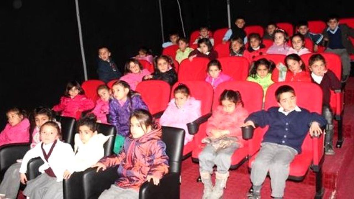 Adilcevaz\'da Öğrencilere Sinemalı Ödül