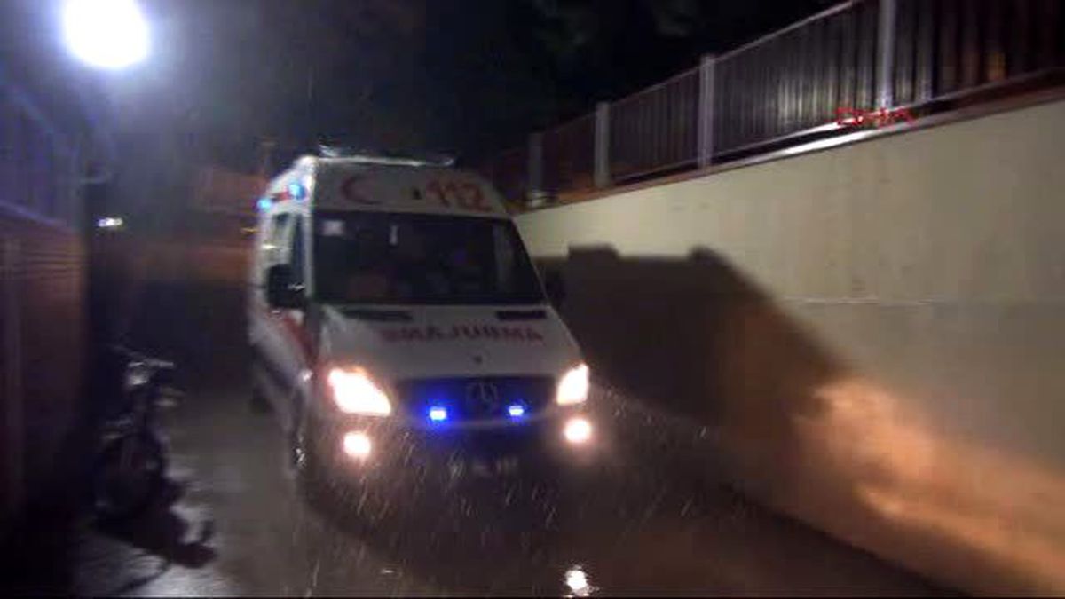 Adıyaman Otomobil ile Yolcu Minibüsü Çarpıştı 5 Yaralı