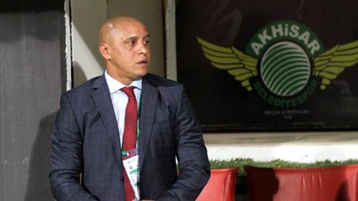 Akhisar\'da Roberto Carlos Pazar Günü İmzalayacak