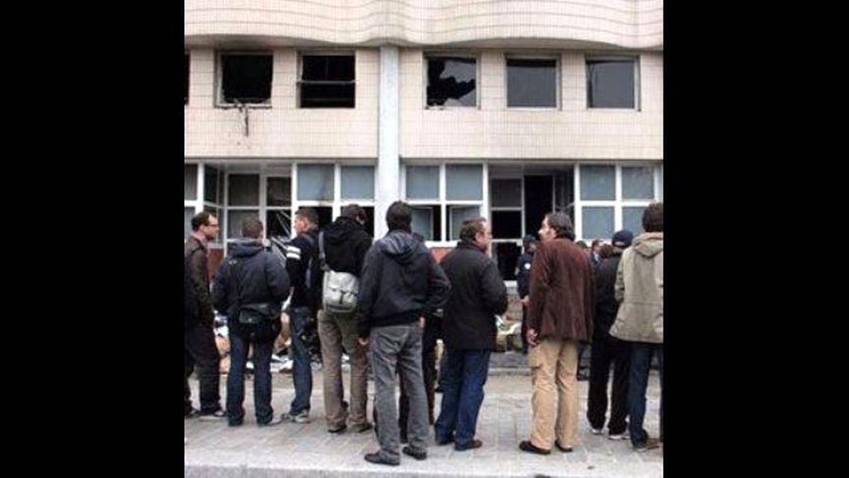 Paris\'te Mizah Dergisine Saldırı: 10 Ölü