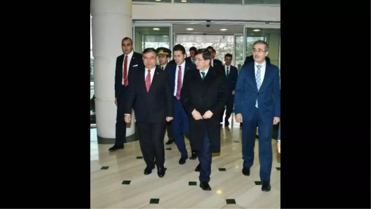 Başbakan Davutoğlu\'ndan Fransa\'daki Saldırıya Tepki