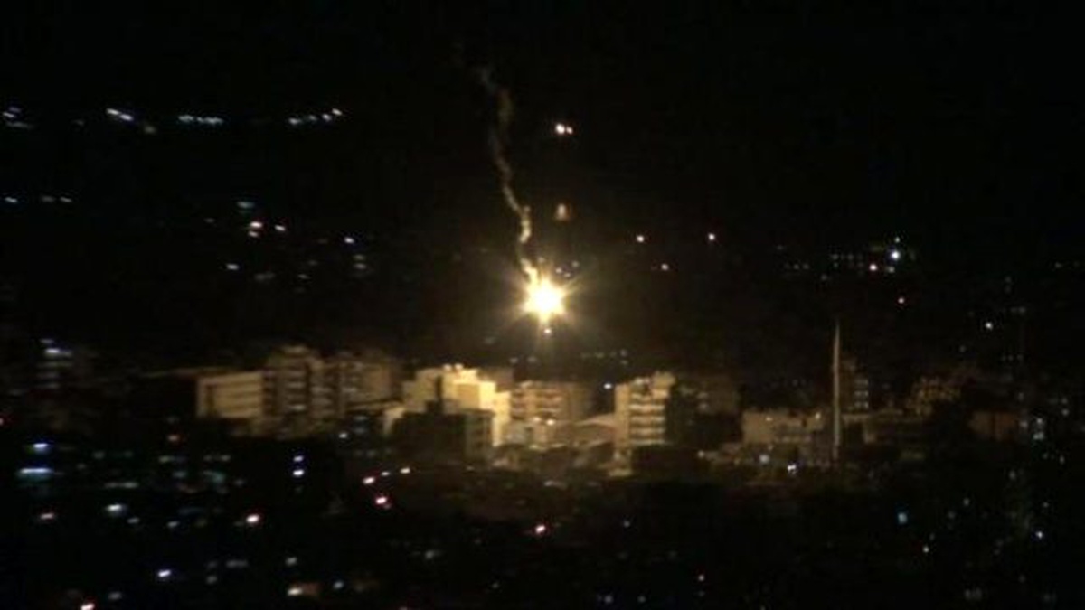 Cizre\'de Polise Roketli Saldırı: 2 Polis Yaralı