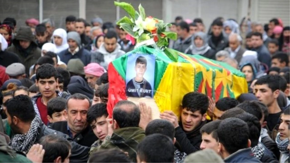Cizre\'deki Olayda Ölen Ümit Kurt\'un Cenazesi Olaysız Defnedildi