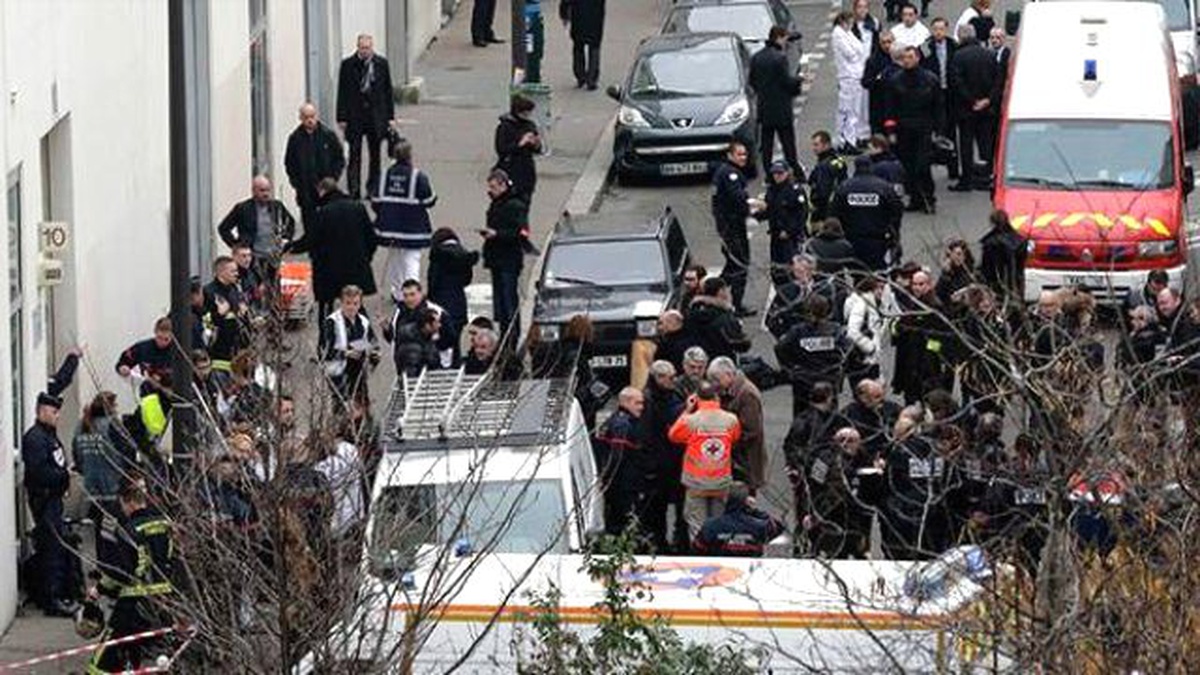 Fransız Dergisine Kanlı Saldırı: 12 Ölü