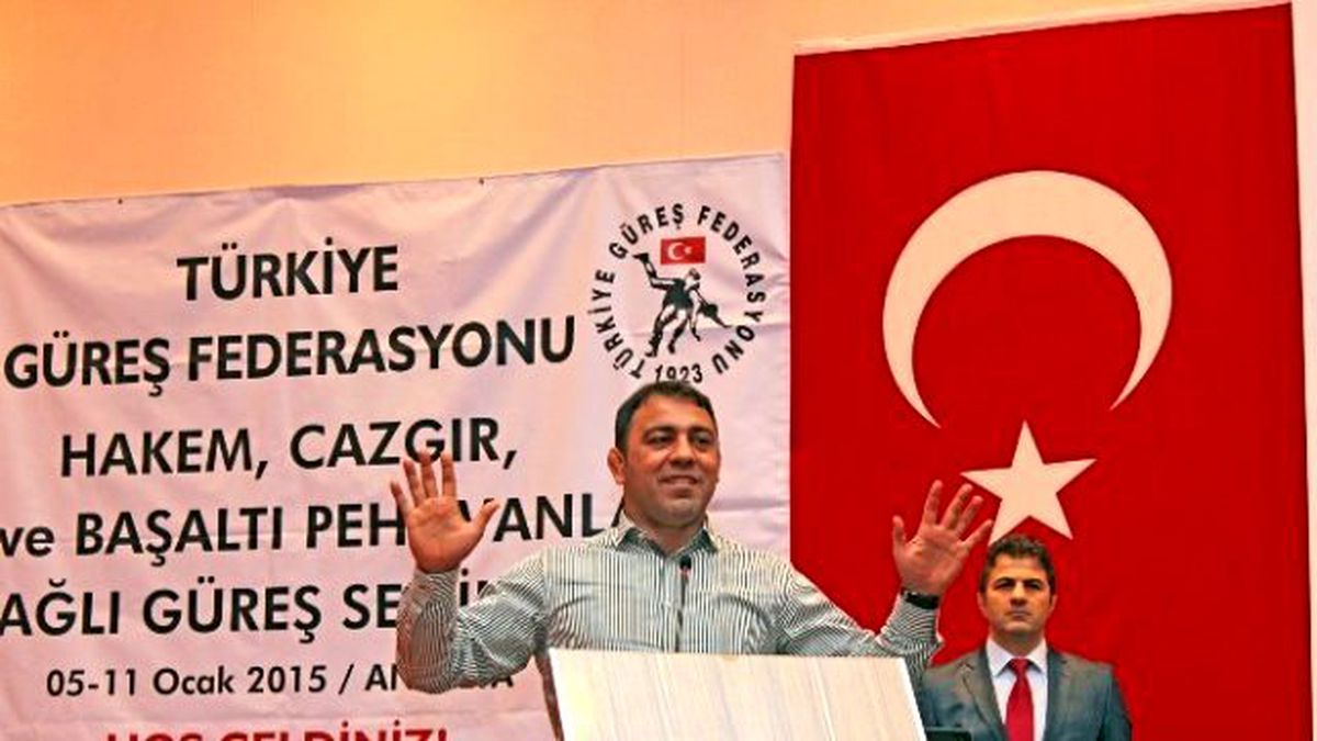 Hakem, Cazgır, Baş ve Başaltı Pehlivanları Yağlı Güreş Semineri\' Antalya\'da Devam Ediyor