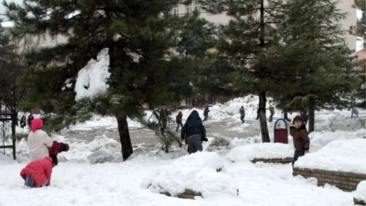 Hisarcık\'ta Okullardaki Kar Tatili 1 Gün Daha Uzatıldı