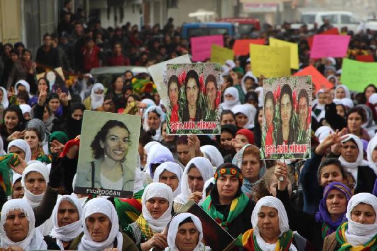 Paris\'te Öldürülen PKK\'lı 3 Kadın İçin Yürüyüş