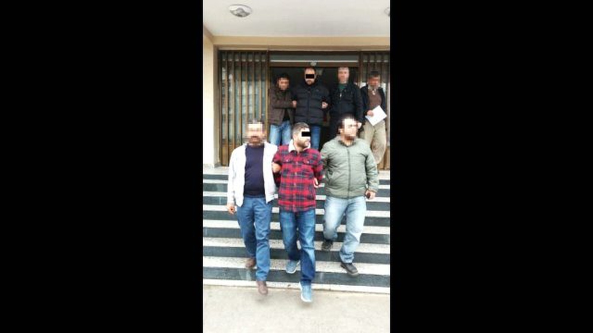 Polisi Görünce Kaçan Hırsızlık Şüphelileri Yakalandı
