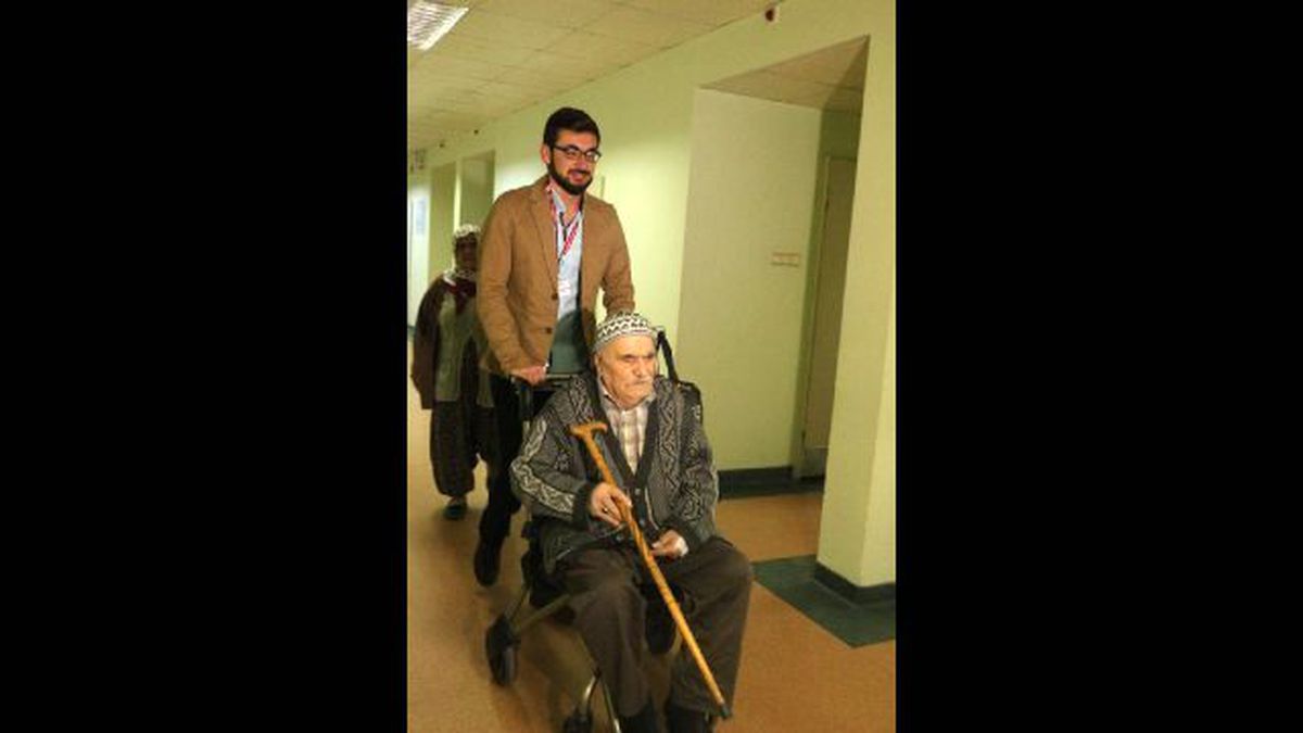 Üniversitelilerden Yaşlı Hastalara Moral