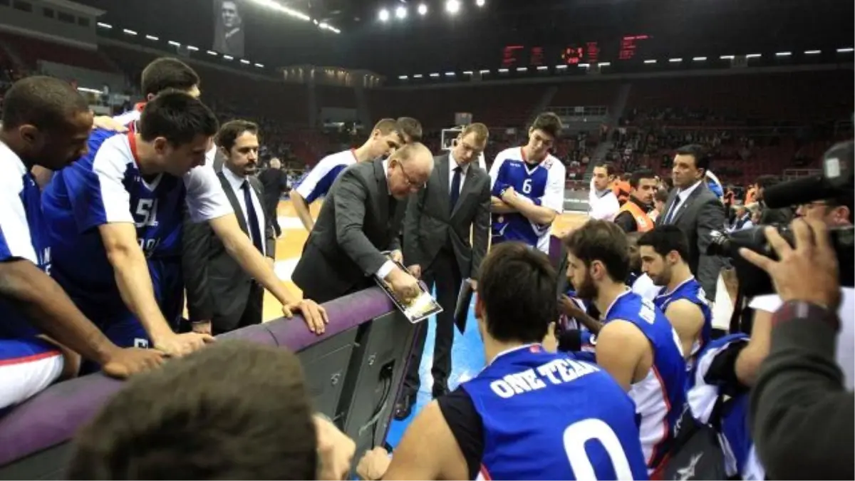 Anadolu Efes\'in Konuğu Unicaja Malaga