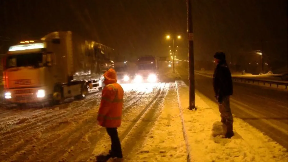 Bolu Dağı Tem Otoyolu Ankara İstikameti Trafiğe Kapandı