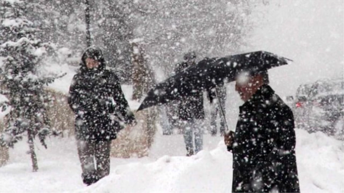Bursa\'da Aşırı Kar Yağışı Nedeniyle Kriz Merkezi Kuruldu