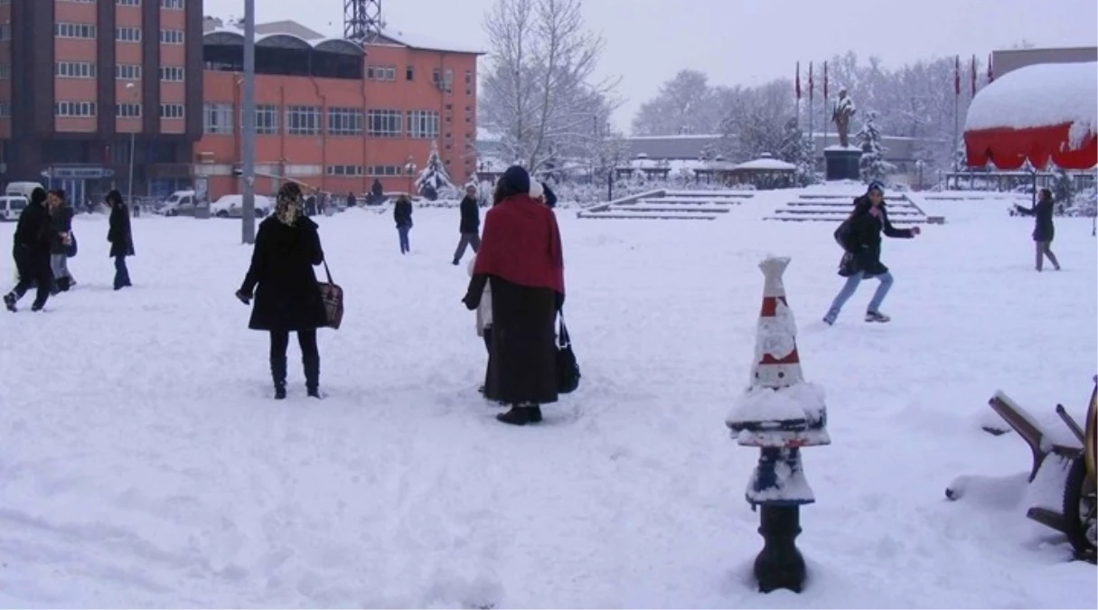 Bursa\'da Eğitime Kar Engeli