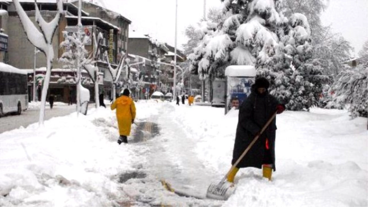 Düzce\'de 220 Köy Yolu Ulaşıma Kapandı (3)