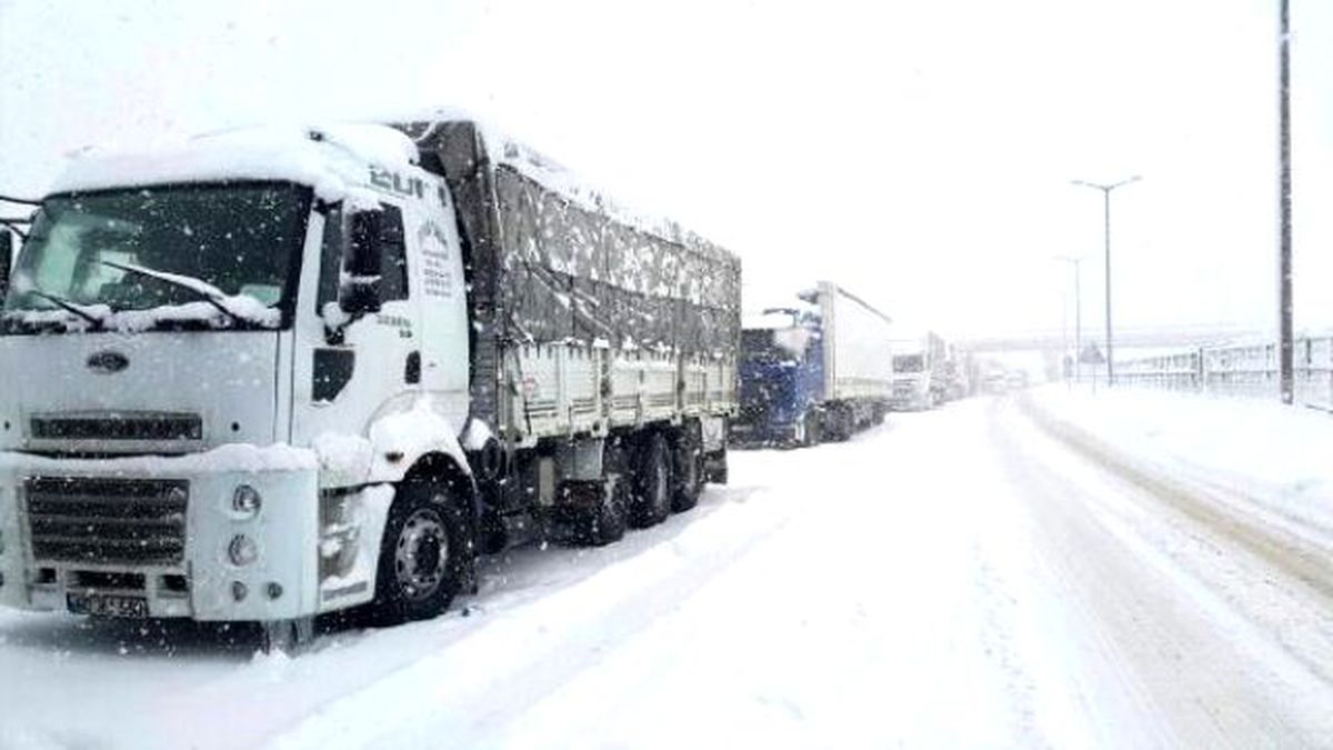 Düzce\'de 220 Köy Yolu Ulaşıma Kapandı