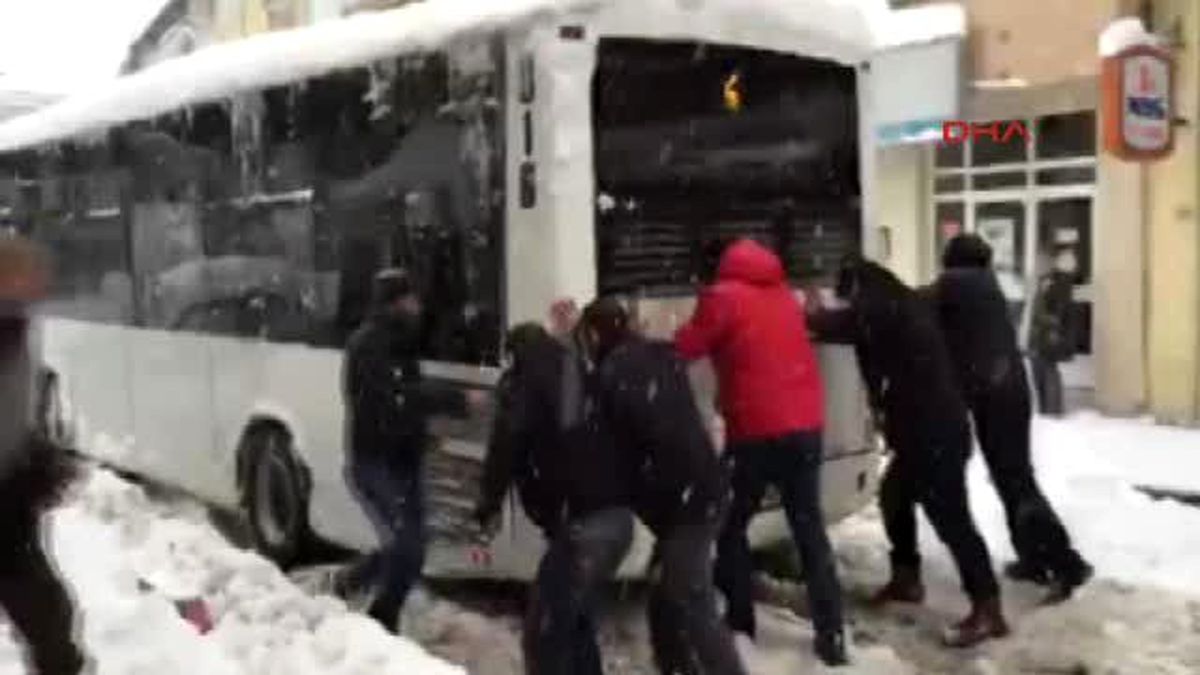 Düzce\'de 220 Köy Yolu Ulaşıma Kapandı