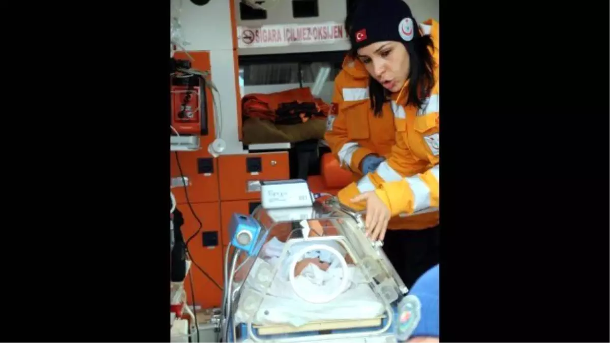 Kalp Damarı Tıkalı Bebek Ambulans Uçakla Sevk Edildi