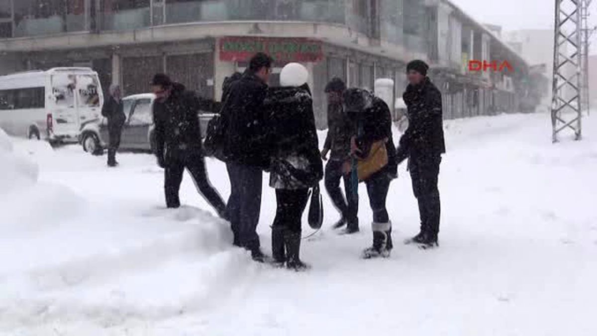 Kayseri\'de Eğitime Kar Engeli