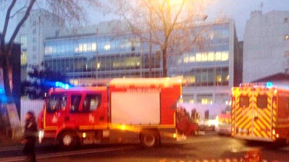 Paris\'te Saldırganlar Polise Saldırdı