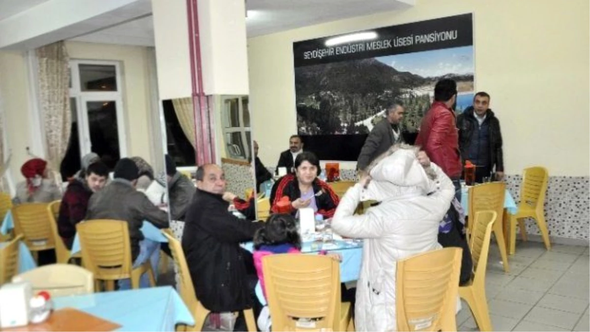Seydişehir\'de Yolda Kalan Vatandaşlar Yurtlara Yerleştirildi