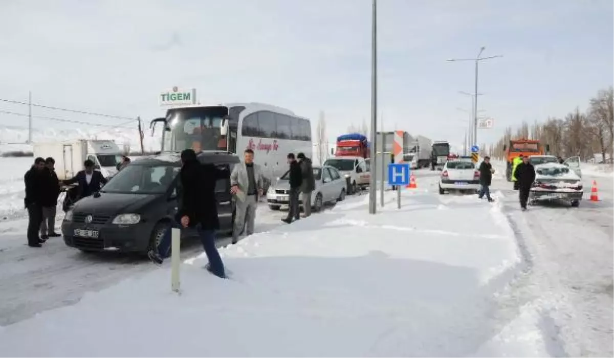 Sivas\'ta Kapalı Yollar Ulaşıma Açıldı