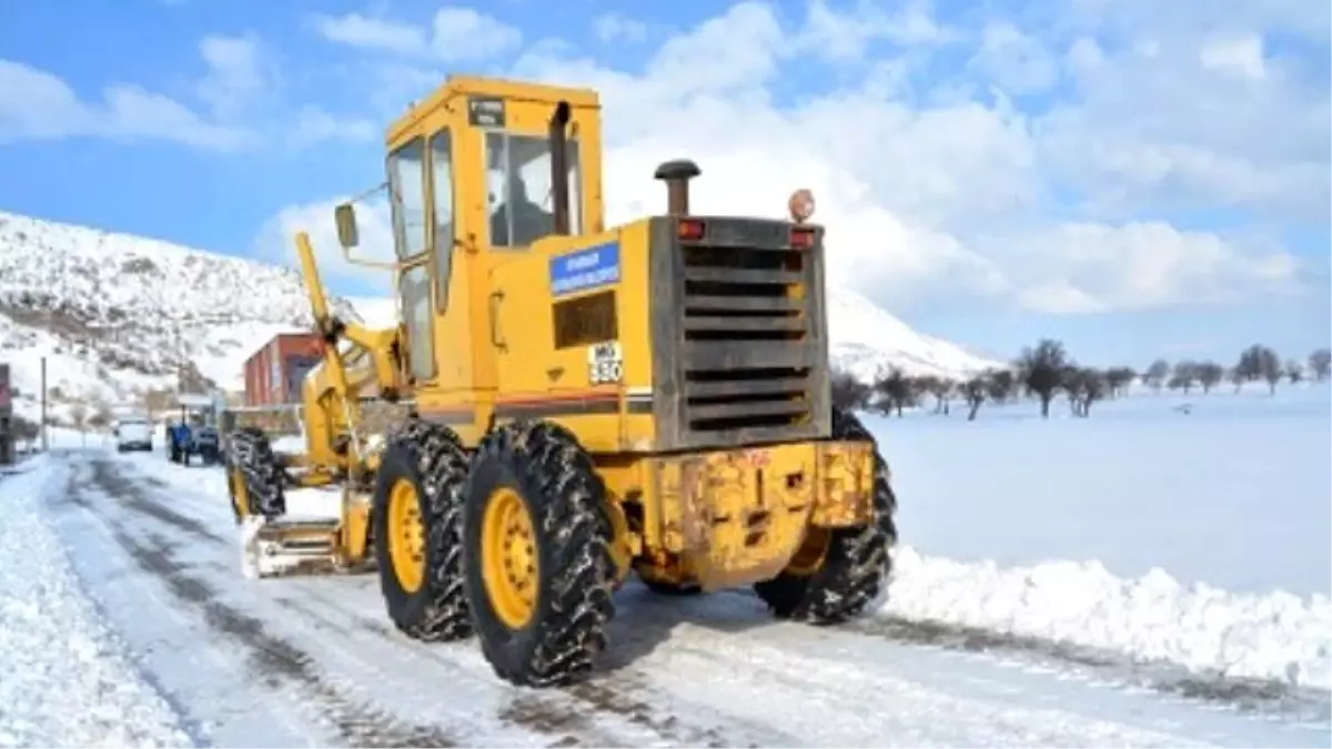 207 Kırsal Mahalle Yolu Ulaşıma Açıldı 